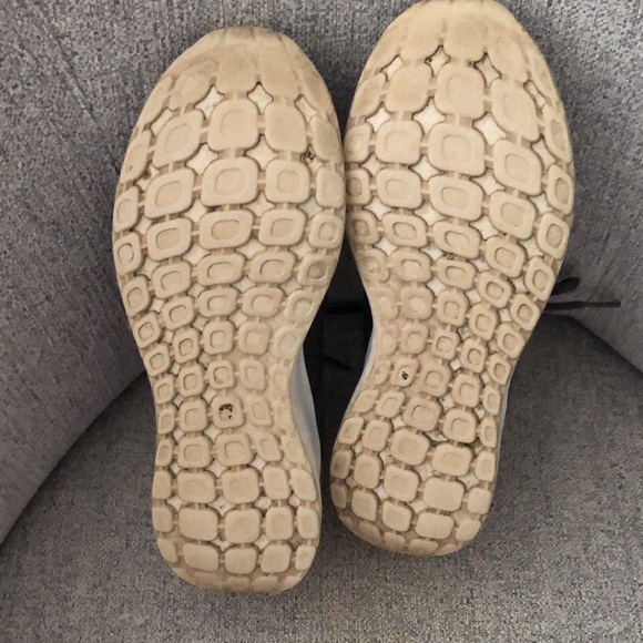 Women addidas running shoes in excellent condition size 7.5 - Picture 3 of 5